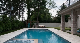 Geometic Pool and Spa with bubbles